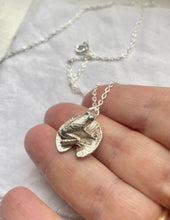 Load image into Gallery viewer, Frog and Lilypad necklace