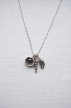Load image into Gallery viewer, Three Shells Necklace