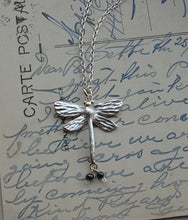 Load image into Gallery viewer, Dragonfly necklace with pearls