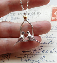 Load image into Gallery viewer, Pair of doves Necklace