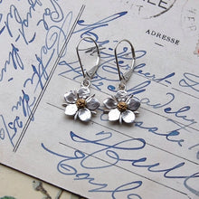 Load image into Gallery viewer, Strawberry flower Earrings