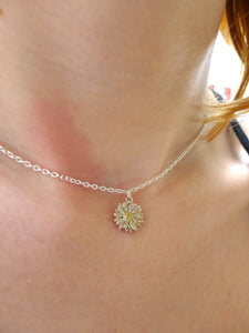 Daisy necklace