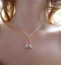 Load image into Gallery viewer, Pair of doves Necklace