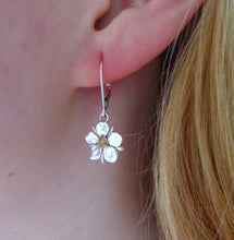Load image into Gallery viewer, Strawberry flower Earrings