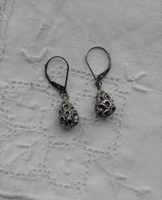 Load image into Gallery viewer, Pinecone Earrings
