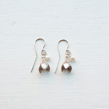 Load image into Gallery viewer, Snowdrop Earrings