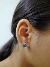Load image into Gallery viewer, Cockle Shell &amp; Pearl Earrings