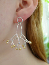 Load image into Gallery viewer, Cow Parsley earrings